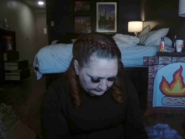 Adelaideskyy's BongaCams show and profile