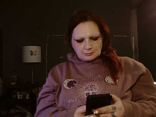 Adelaideskyy's BongaCams show and profile