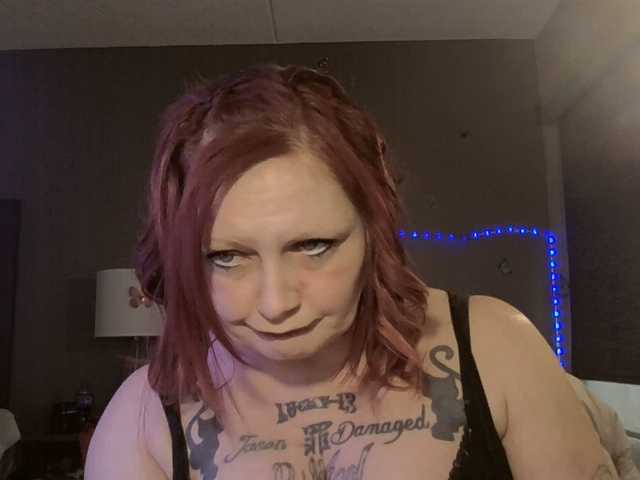 Adelaideskyy's BongaCams show and profile