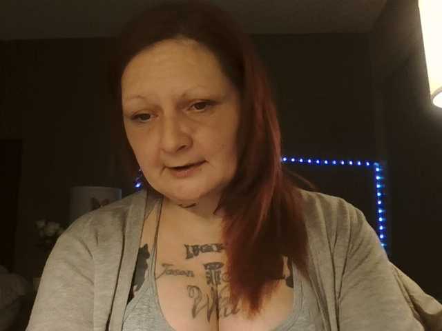 Adelaideskyy's BongaCams show and profile