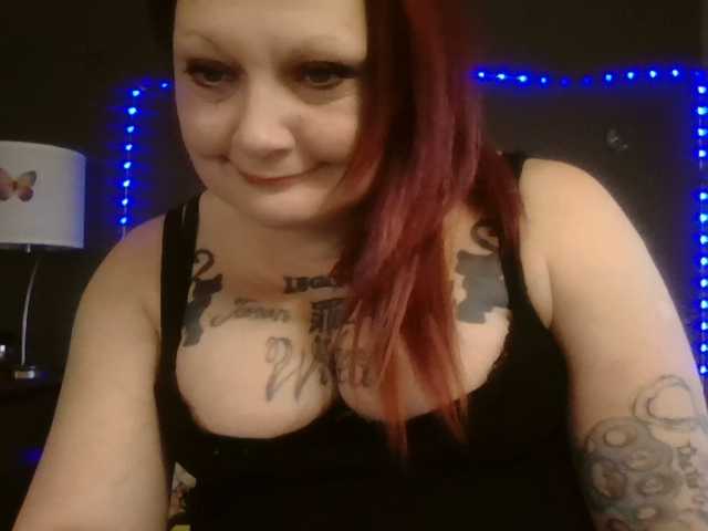 Adelaideskyy's BongaCams show and profile