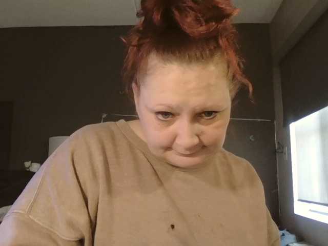 Adelaideskyy's BongaCams show and profile