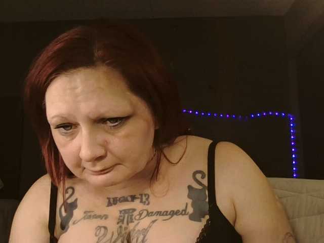 Adelaideskyy's BongaCams show and profile