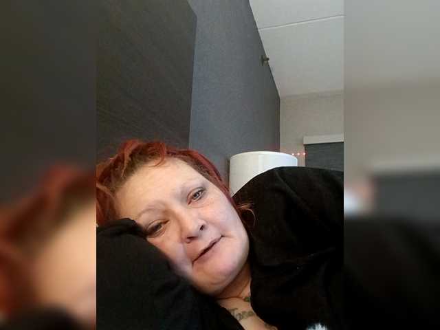 Adelaideskyy's BongaCams show and profile