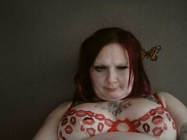 Adelaideskyy's BongaCams show and profile