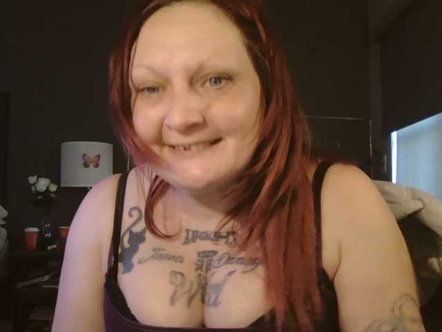 Adelaideskyy's BongaCams show and profile