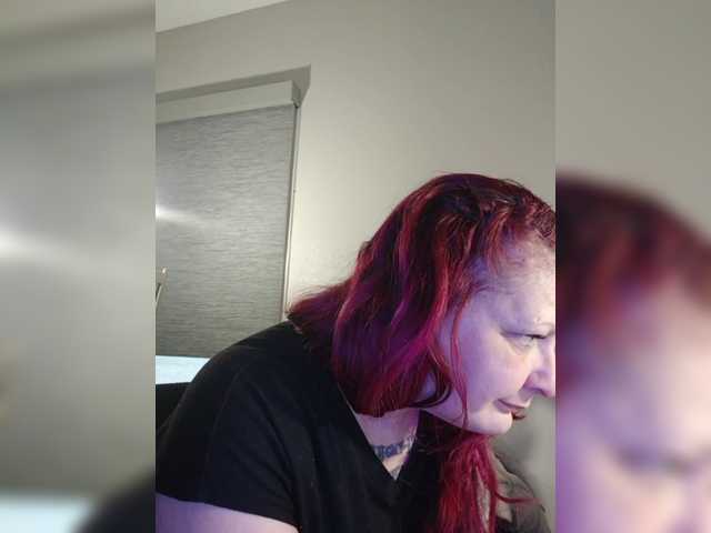 Adelaideskyy's BongaCams show and profile