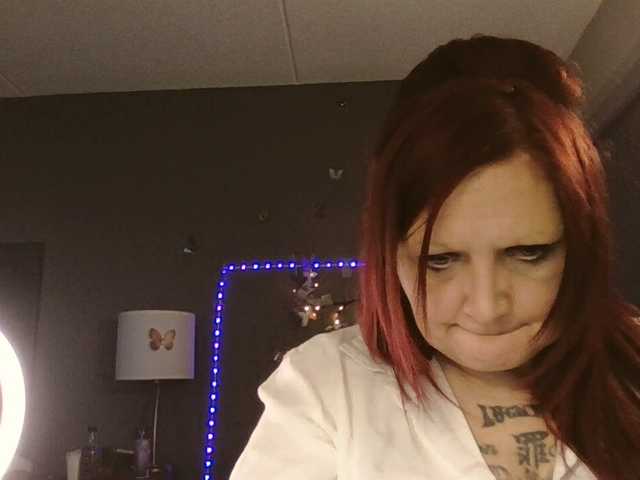 Adelaideskyy's BongaCams show and profile