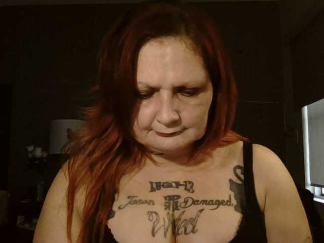 Adelaideskyy's BongaCams show and profile