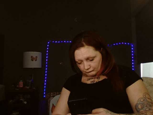 Adelaideskyy's BongaCams show and profile
