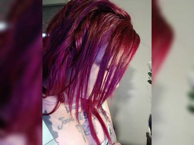 Adelaideskyy's BongaCams show and profile