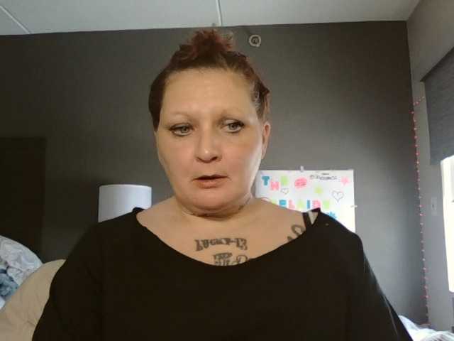 Adelaideskyy's BongaCams show and profile
