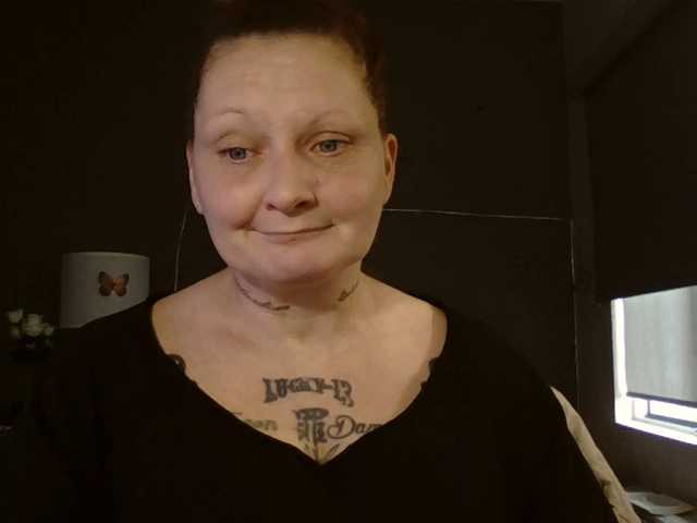 Adelaideskyy's BongaCams show and profile