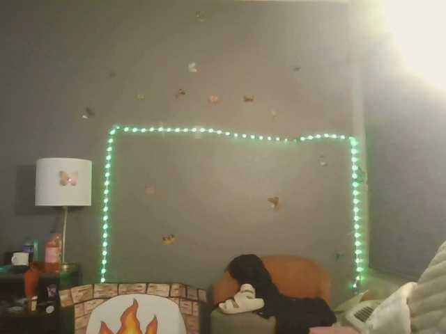 Adelaideskyy's BongaCams show and profile