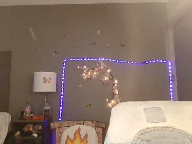 Adelaideskyy's BongaCams show and profile