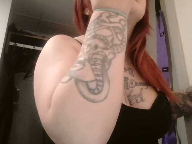 Adelaideskyy's BongaCams show and profile