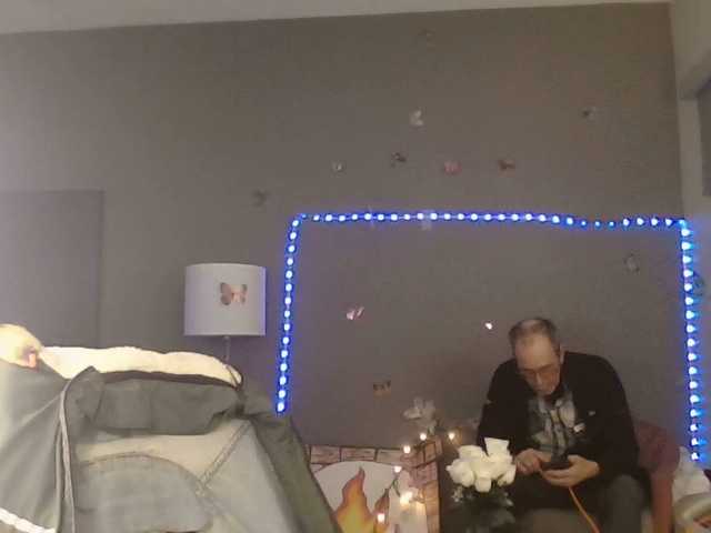 Adelaideskyy's BongaCams show and profile