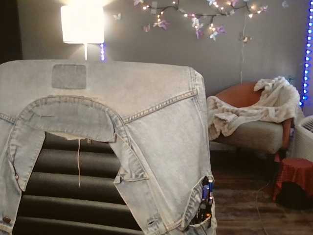 Adelaideskyy's BongaCams show and profile