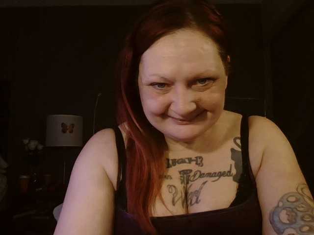 Adelaideskyy's BongaCams show and profile