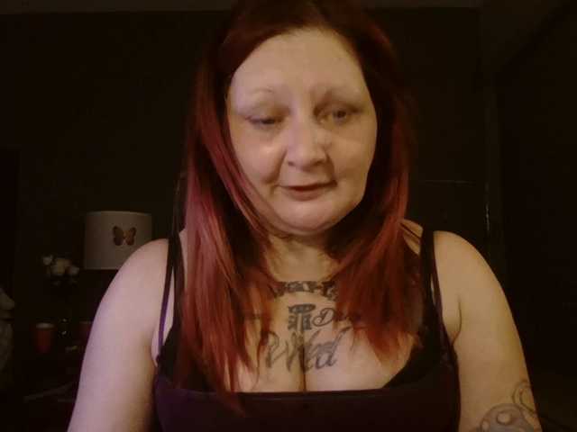 Adelaideskyy's BongaCams show and profile