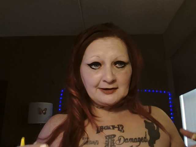 Adelaideskyy's BongaCams show and profile