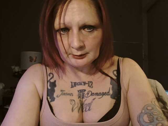 Adelaideskyy's BongaCams show and profile