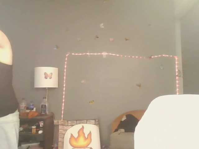 Adelaideskyy's BongaCams show and profile