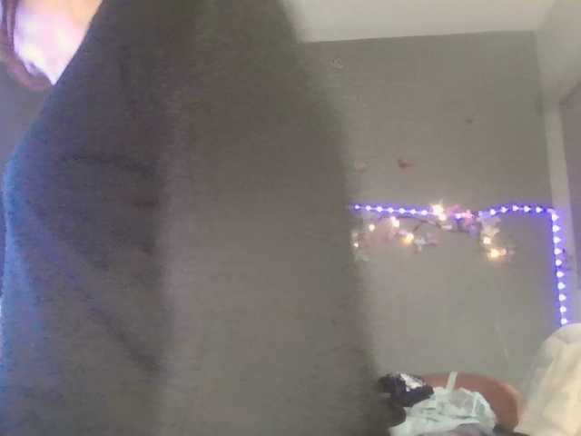 Adelaideskyy's BongaCams show and profile