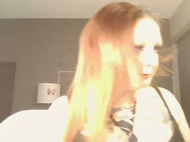 Adelaideskyy's BongaCams show and profile