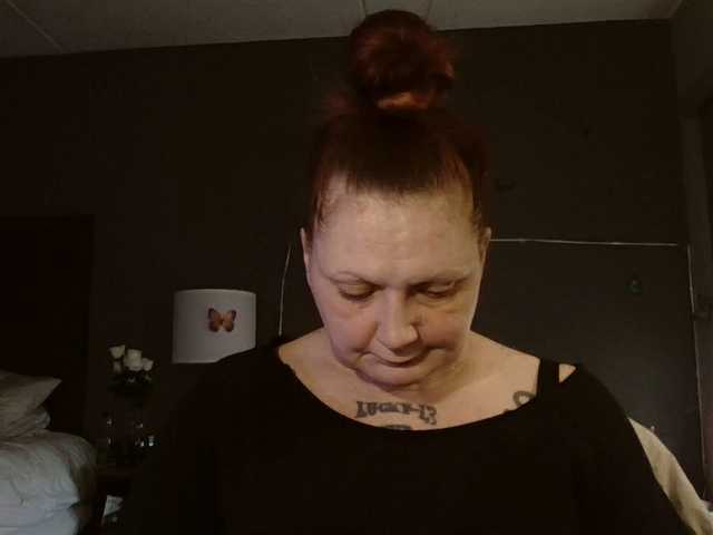 Adelaideskyy's BongaCams show and profile