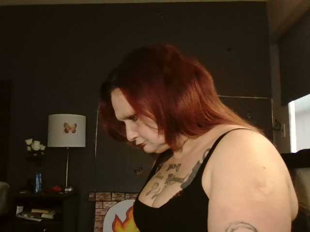 Adelaideskyy's BongaCams show and profile