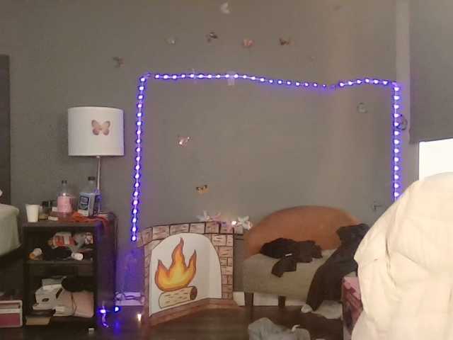 Adelaideskyy's BongaCams show and profile