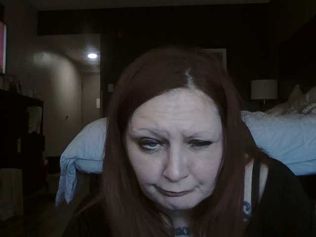 Adelaideskyy live cam profile