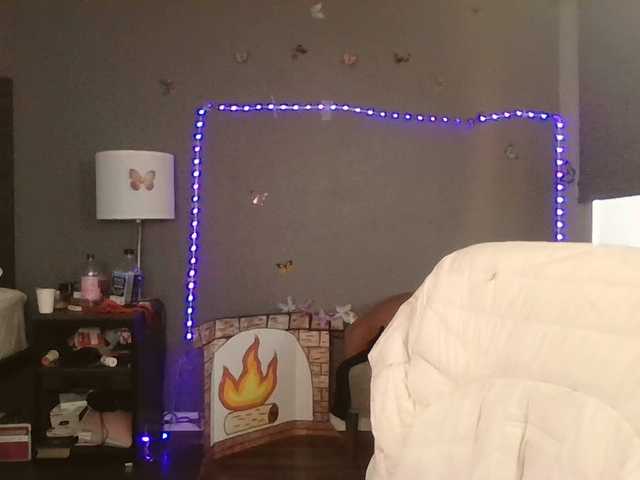 Adelaideskyy's BongaCams show and profile