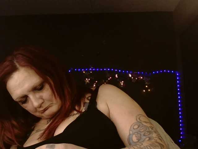 Adelaideskyy's BongaCams show and profile