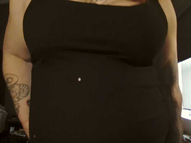 Adelaideskyy's BongaCams show and profile