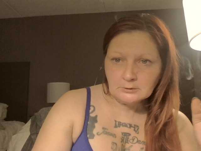 Adelaideskyy's BongaCams show and profile