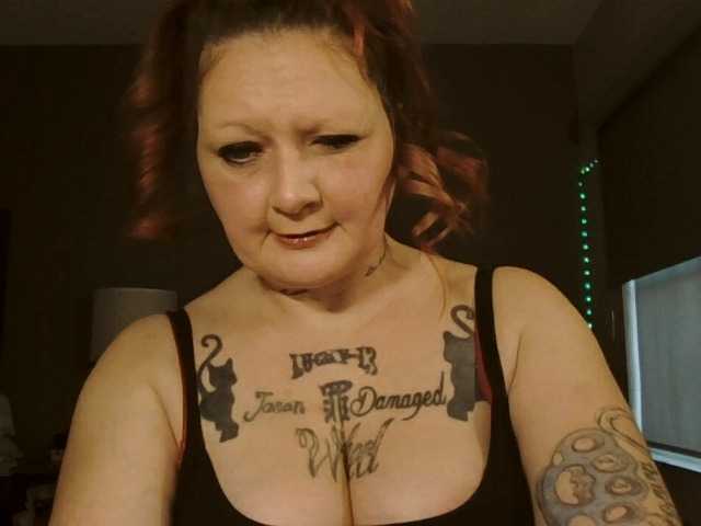 Adelaideskyy's BongaCams show and profile