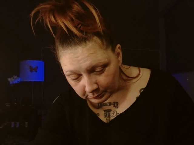 Adelaideskyy's BongaCams show and profile