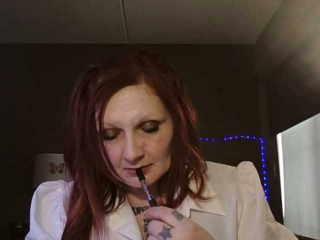 Adelaideskyy's BongaCams show and profile