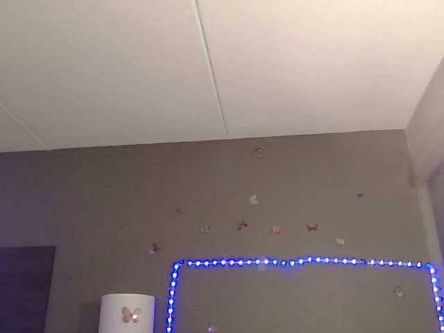 Adelaideskyy's BongaCams show and profile