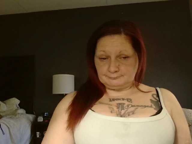 Adelaideskyy's BongaCams show and profile