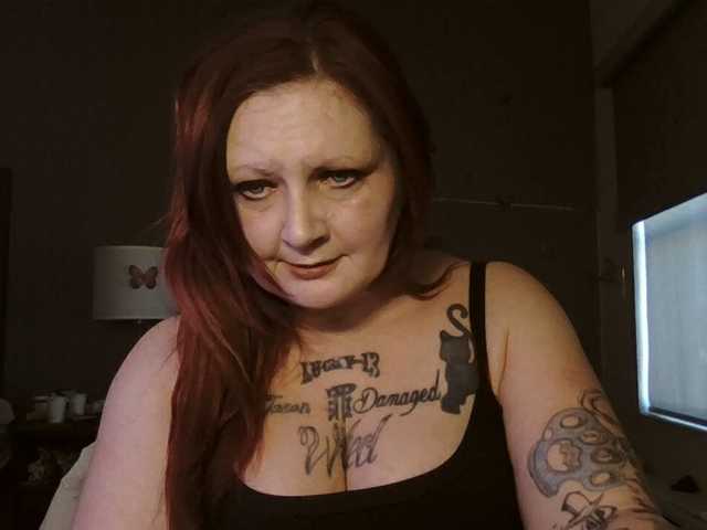 Adelaideskyy's BongaCams show and profile