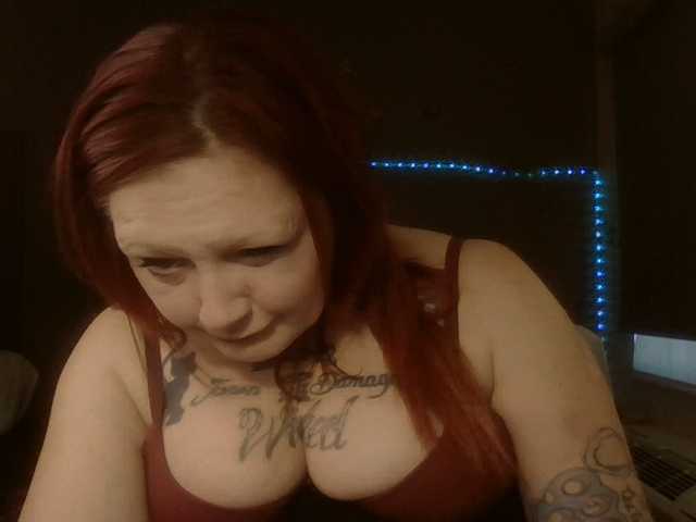 Adelaideskyy's BongaCams show and profile