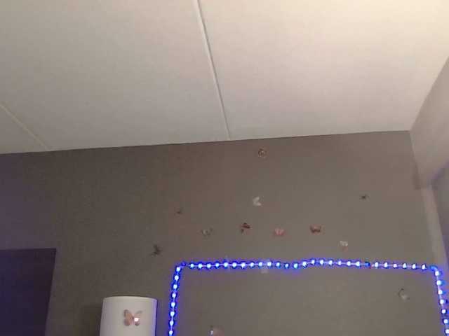 Adelaideskyy's BongaCams show and profile