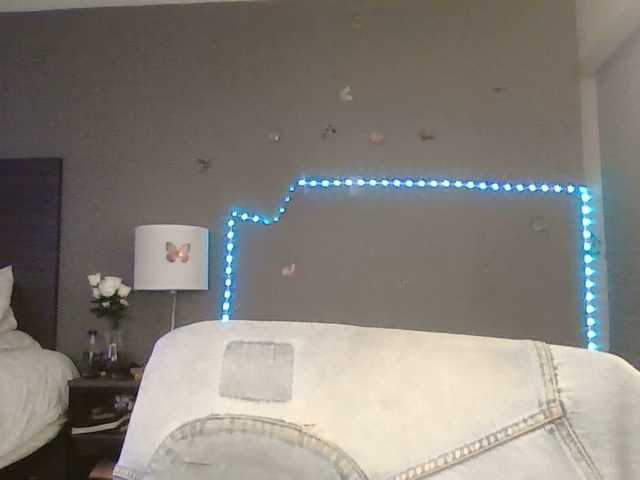 Adelaideskyy's BongaCams show and profile