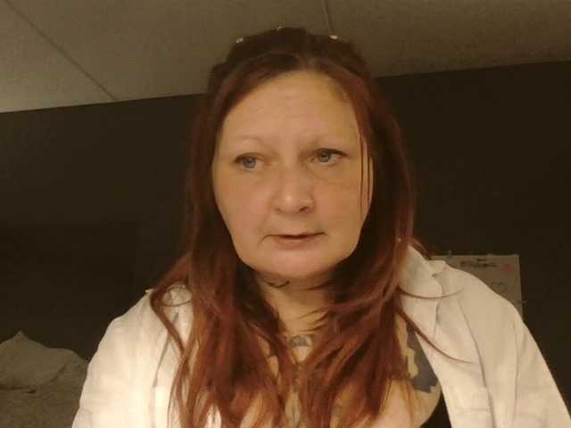 Adelaideskyy's BongaCams show and profile