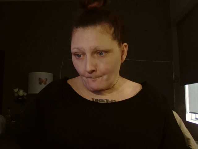 Adelaideskyy's BongaCams show and profile