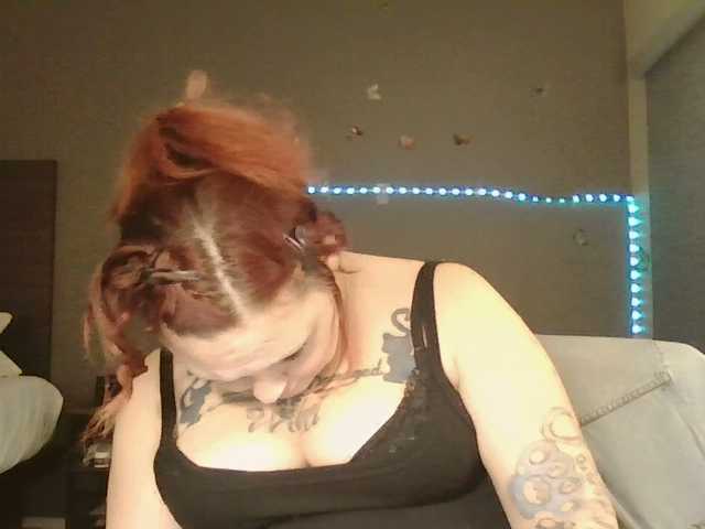 Adelaideskyy's BongaCams show and profile