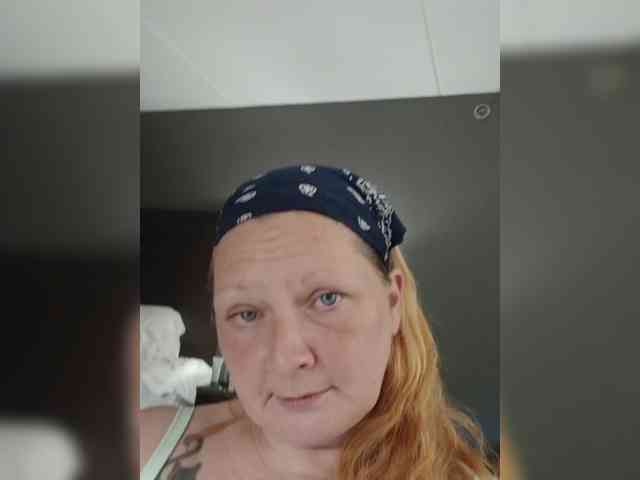 Adelaideskyy Live Webcam on BongaCams